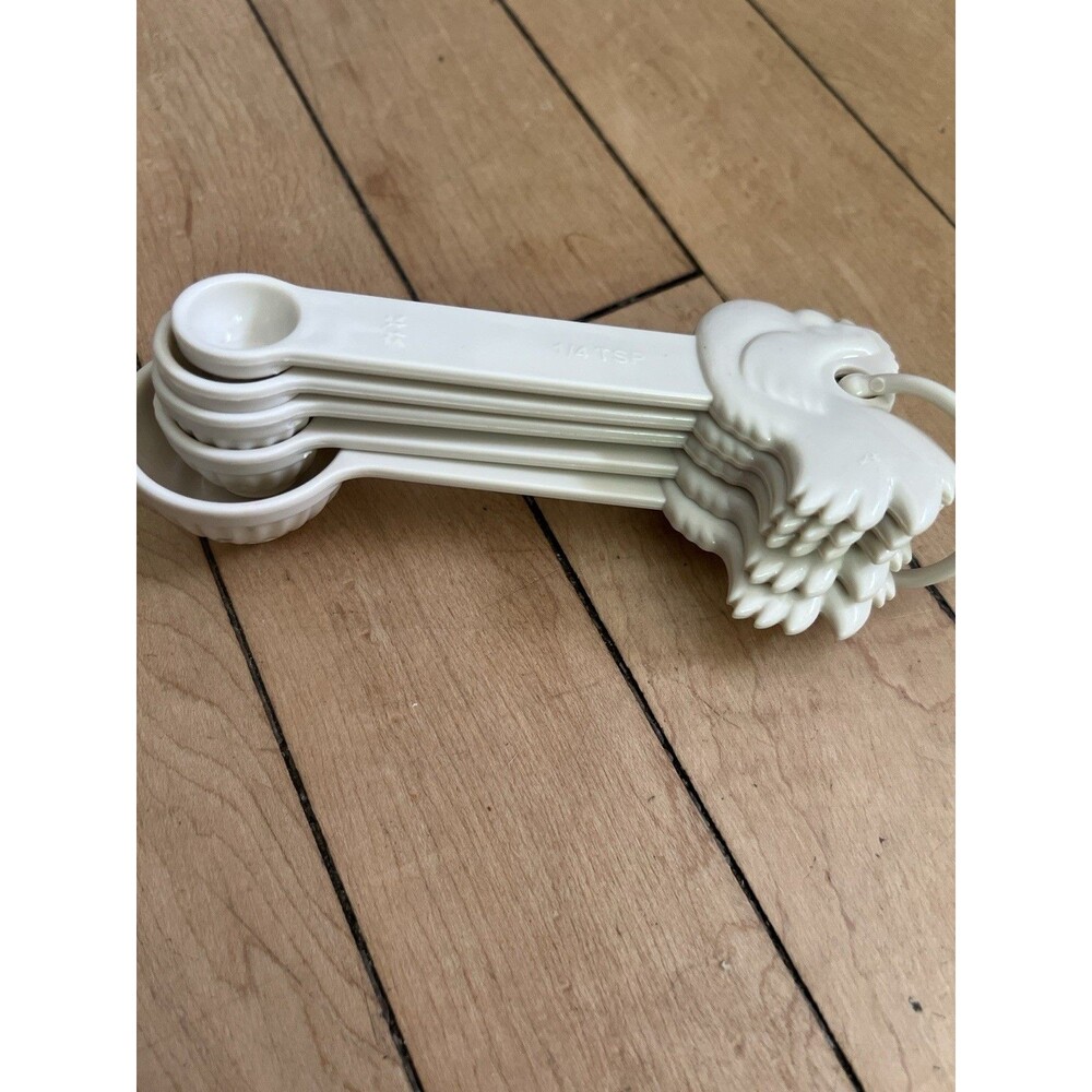 Paula Deen Rooster Measuring Spoons 5 Piece Set Nesting Beige
